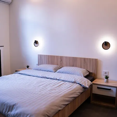 Atelier Apartment *